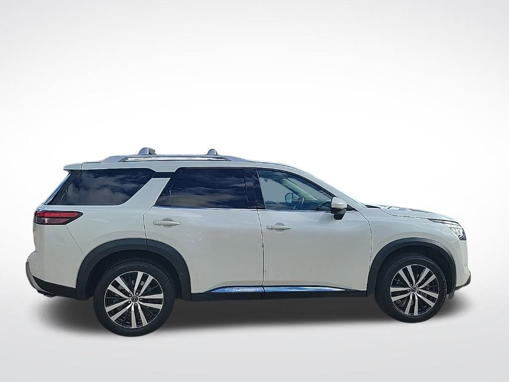Used 2023 Nissan Pathfinder Platinum w/ Cargo Package image 4