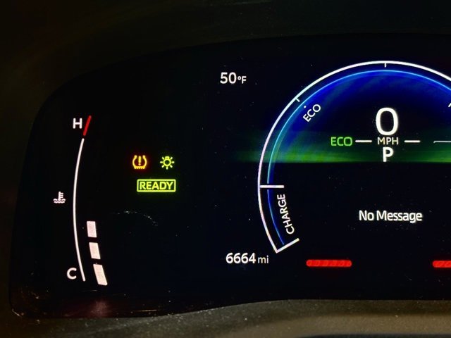 Used 2025 Toyota Camry SE image 25