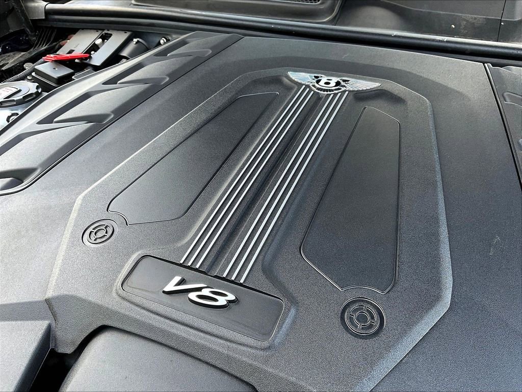 Used 2021 Bentley Bentayga AWD/4WD image 31