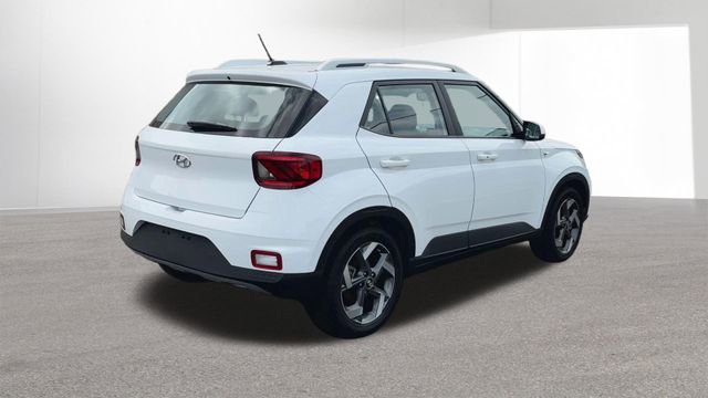Used 2025 Hyundai Venue SEL image 9
