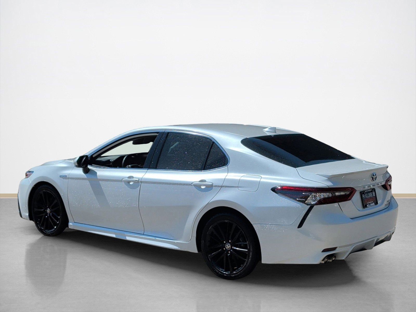 Used 2021 Toyota Camry XSE w/ Navigation Upgrade Package FWD image 5