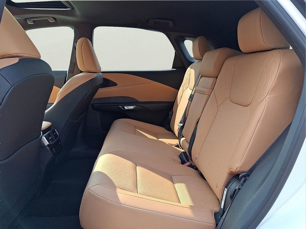 Certified 2024 Lexus RX 350h w/ Accessory Package (Z1) image 18