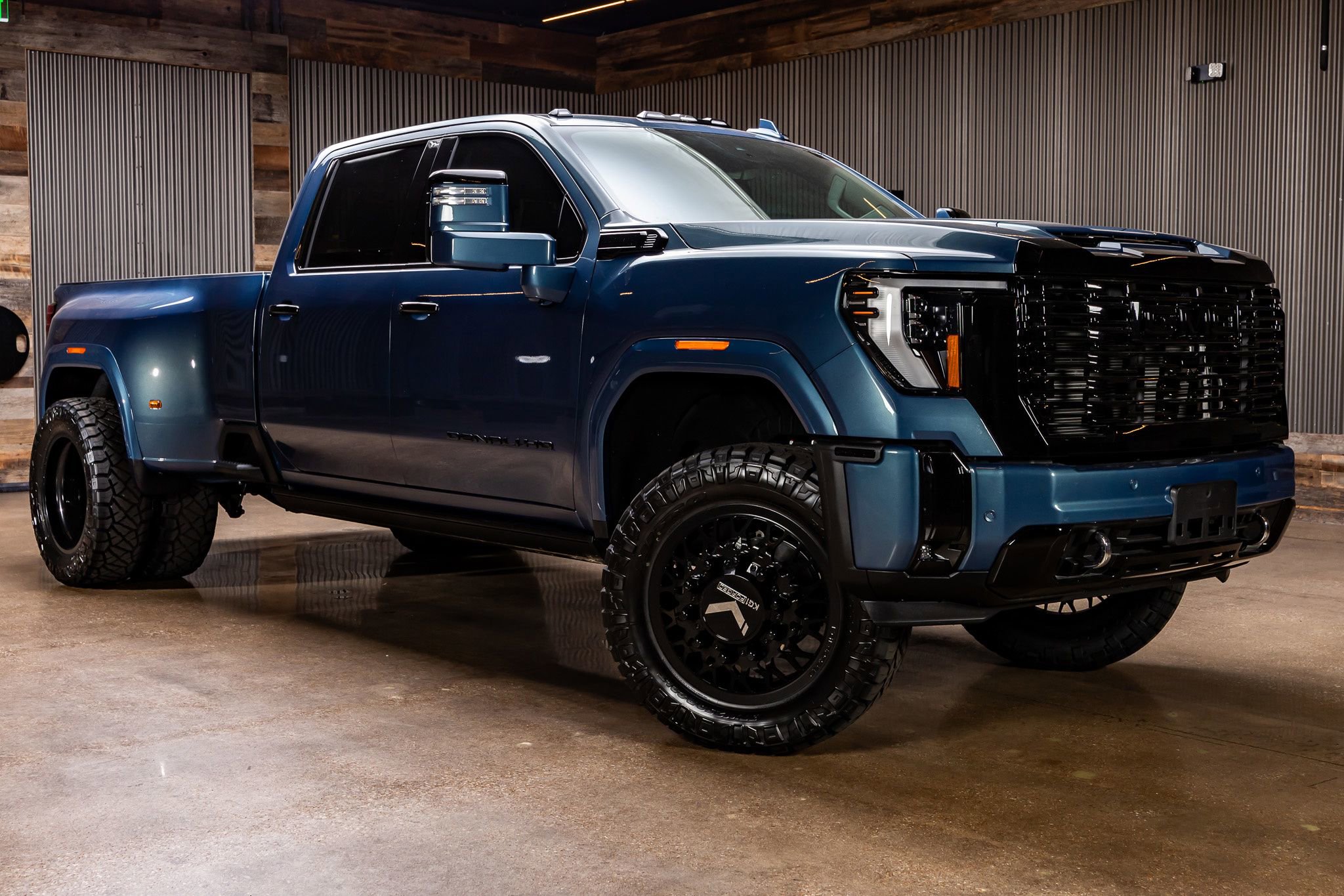 Used 2025 GMC Sierra 3500 Denali w/ Denali Reserve Package