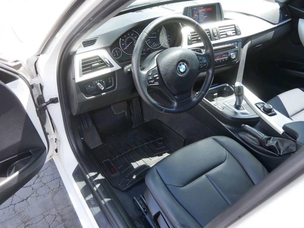 Used 2015 BMW 320i xDrive Sedan AWD/4WD image 11