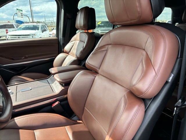 Used 2025 Lincoln Navigator Reserve AWD/4WD image 12