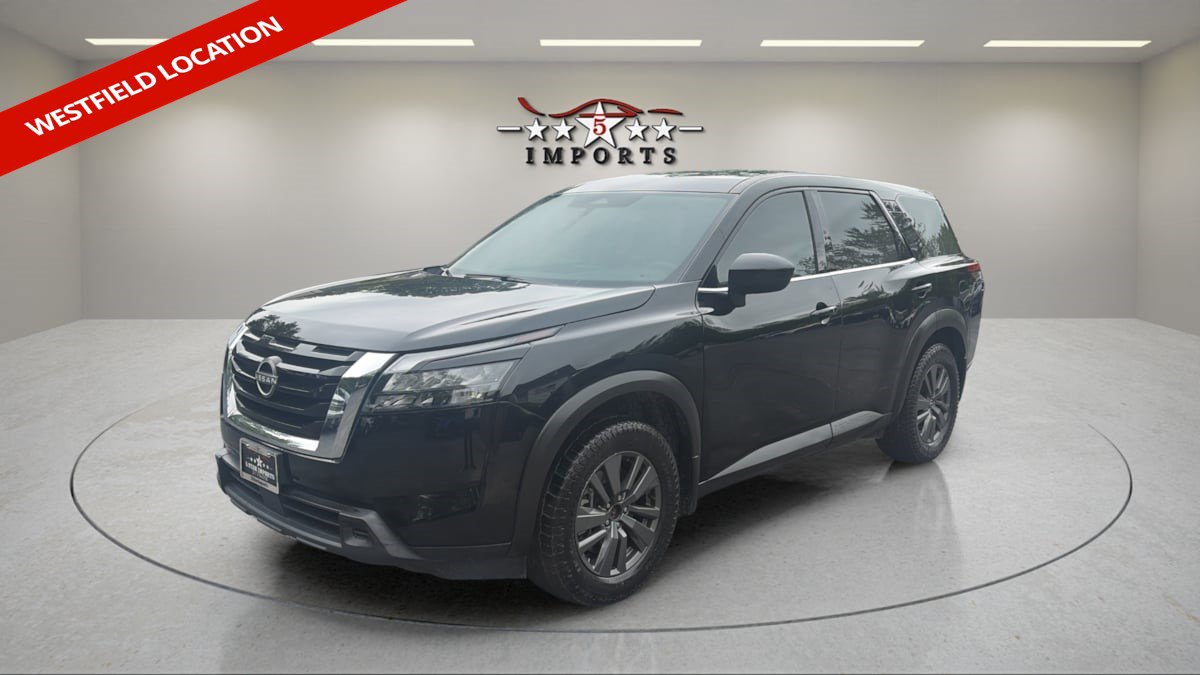 Used 2023 Nissan Pathfinder S w/ Cargo Package FWD image 1
