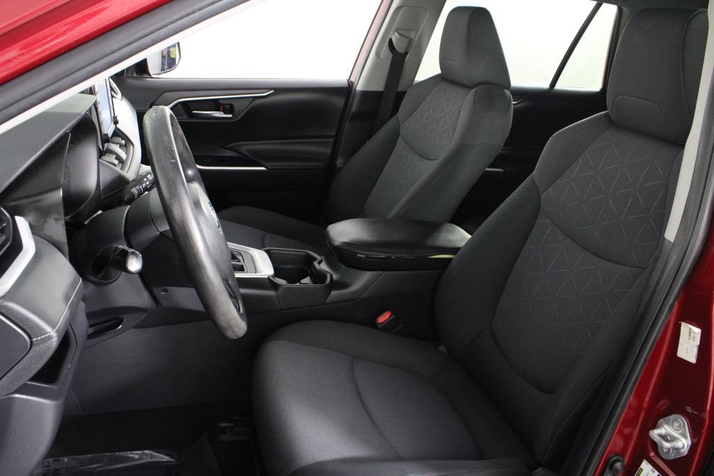 Used 2019 Toyota RAV4 XLE FWD image 19