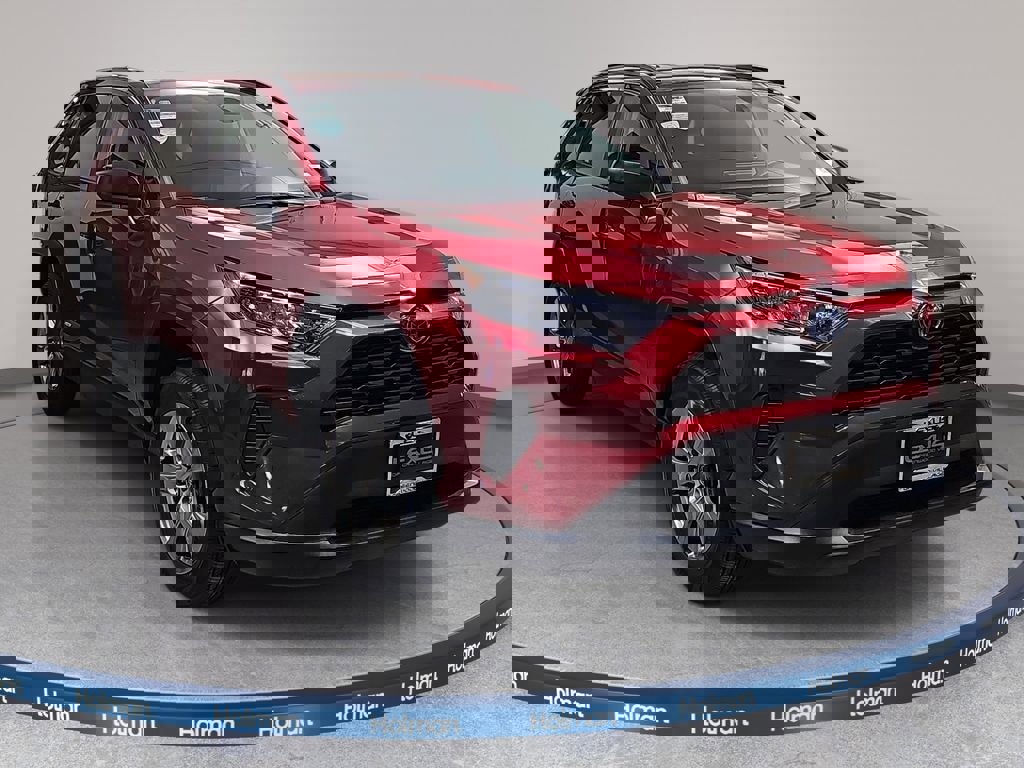 Used 2022 Toyota RAV4 LE image 4