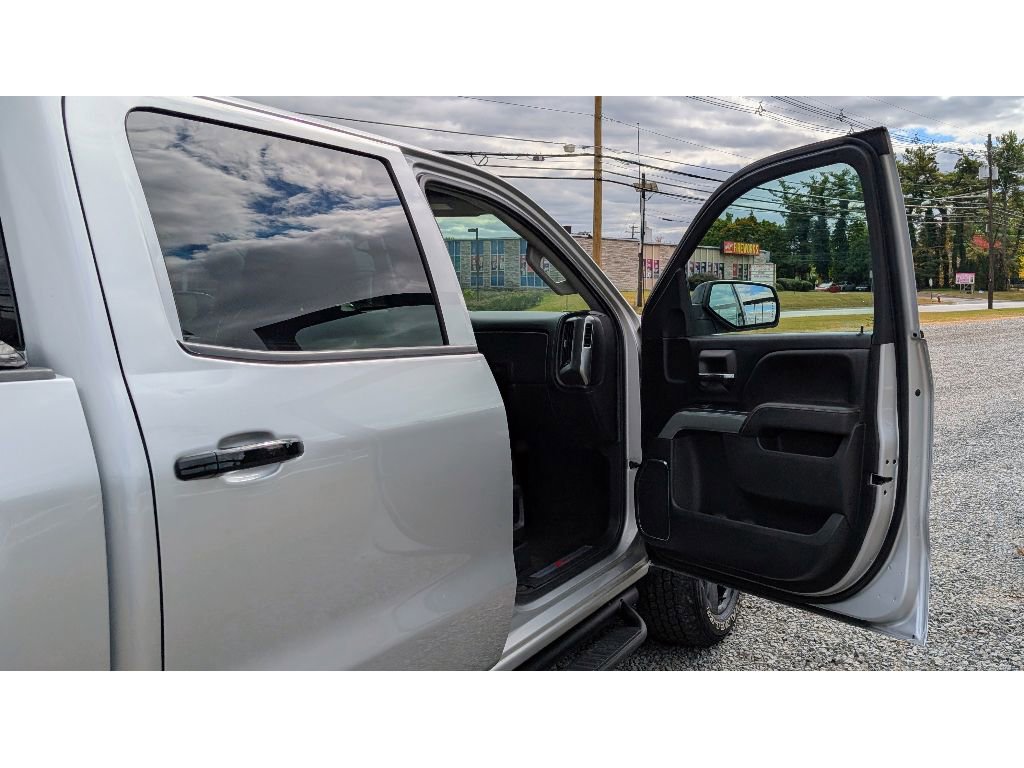 Used 2017 Chevrolet Silverado 1500 LTZ Z71 w/ Redline Edition image 11