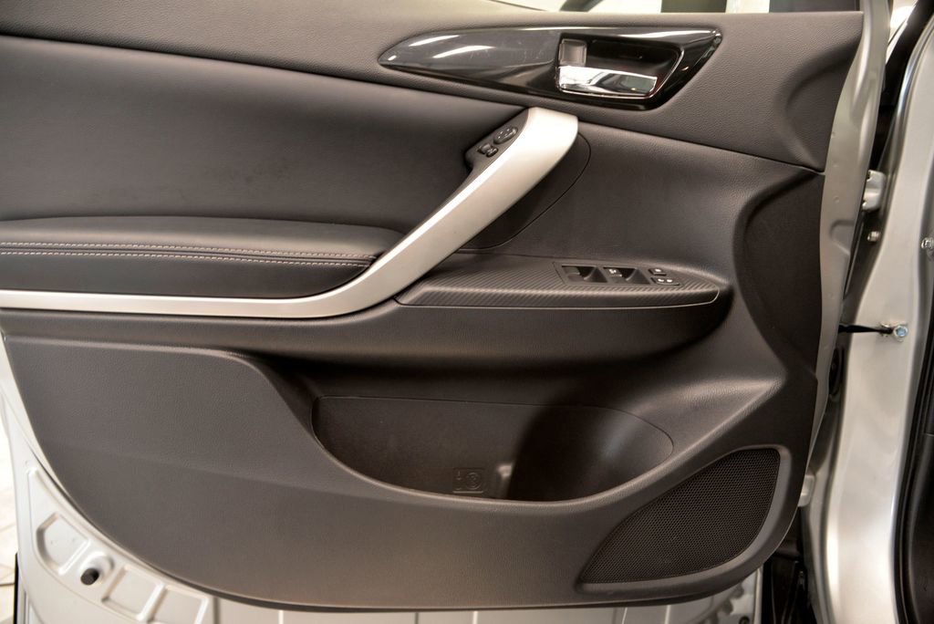 Used 2023 Mitsubishi Eclipse Cross SE image 14