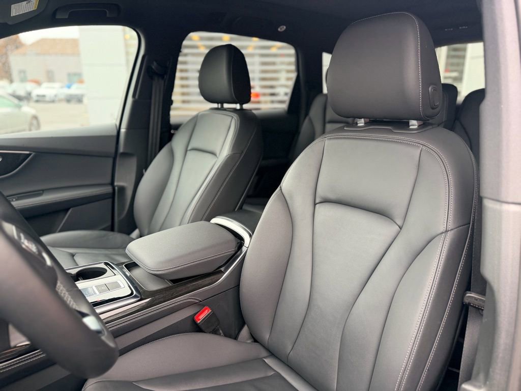 Certified 2025 Audi Q7 3.0T Premium Plus image 11