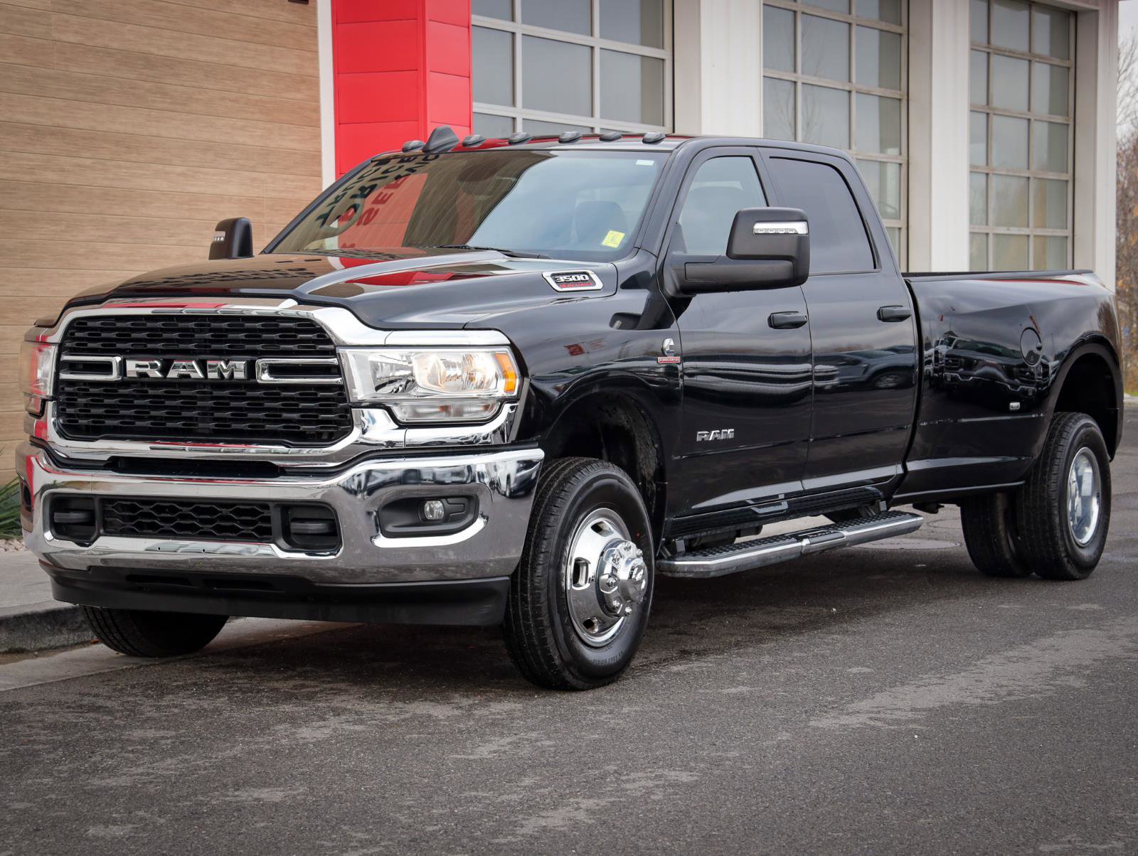 Used 2024 RAM 3500 Big Horn image 8