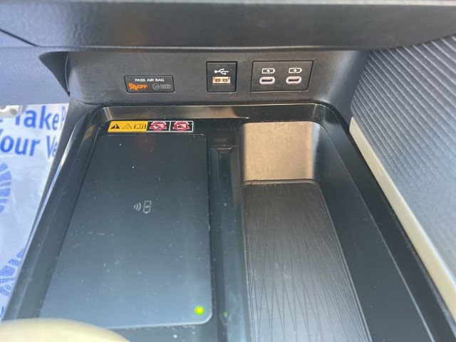 Used 2025 Toyota Camry SE image 21