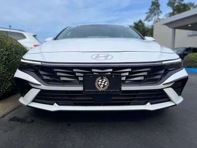Used 2026 Hyundai Elantra Limited FWD image 12