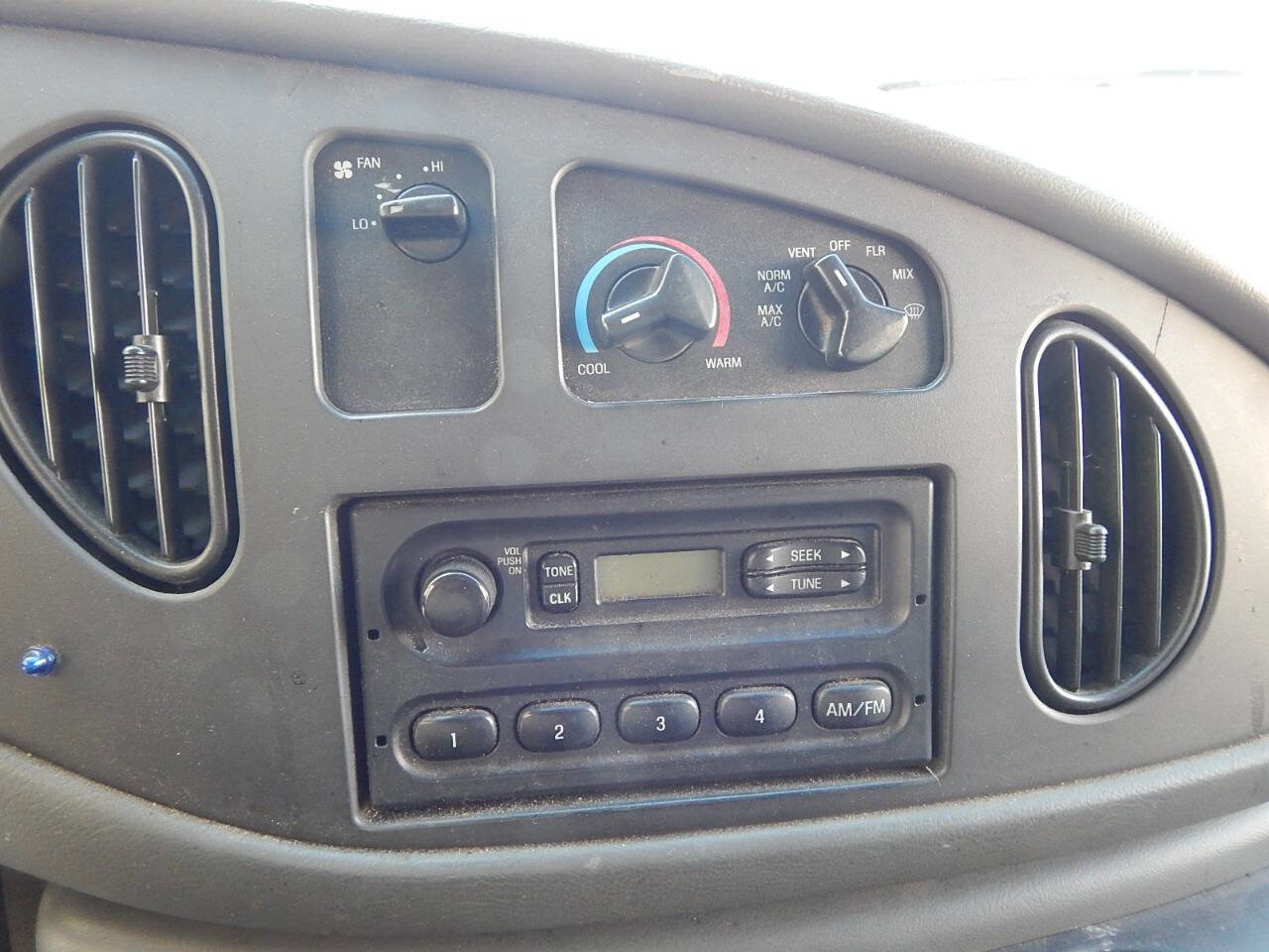 Used 2007 Ford E-250 and Econoline 250 RWD image 26
