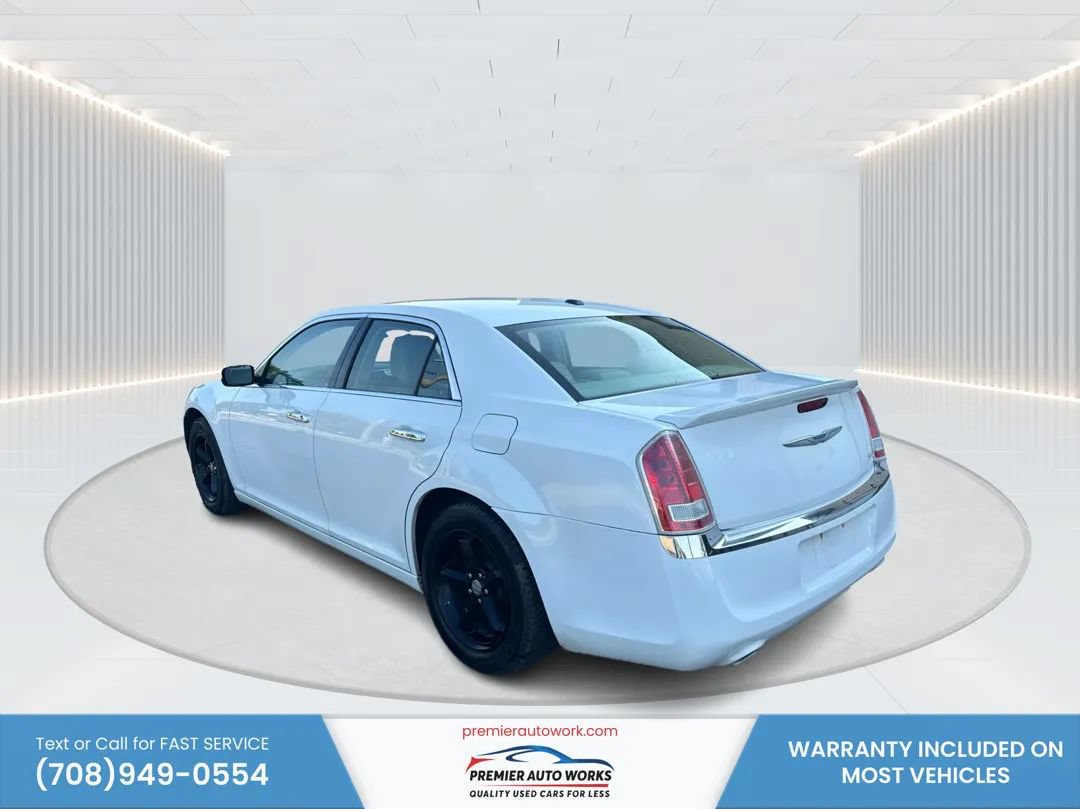 Used 2011 Chrysler 300 Limited RWD image 7