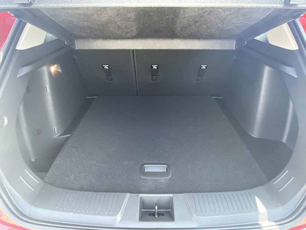 New 2026 Chevrolet Trax LT w/ Midnight Edition FWD image 11