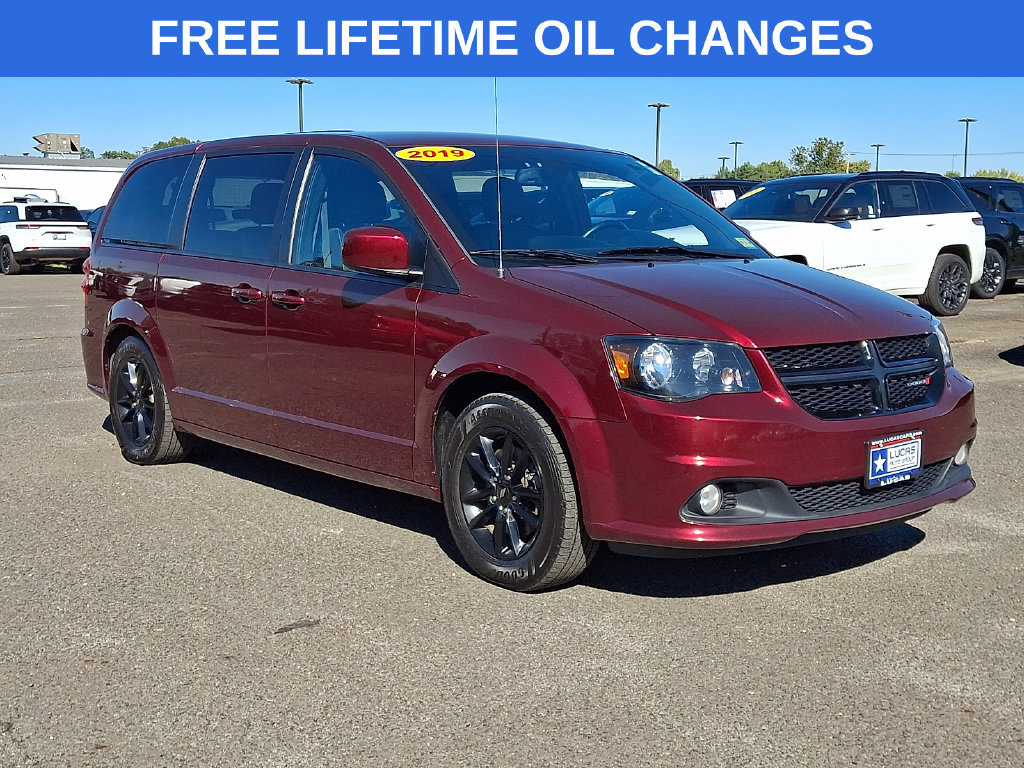 Used 2019 Dodge Grand Caravan SXT w/ Blacktop Package FWD image 1