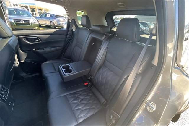 Certified 2024 Nissan Rogue Platinum image 19