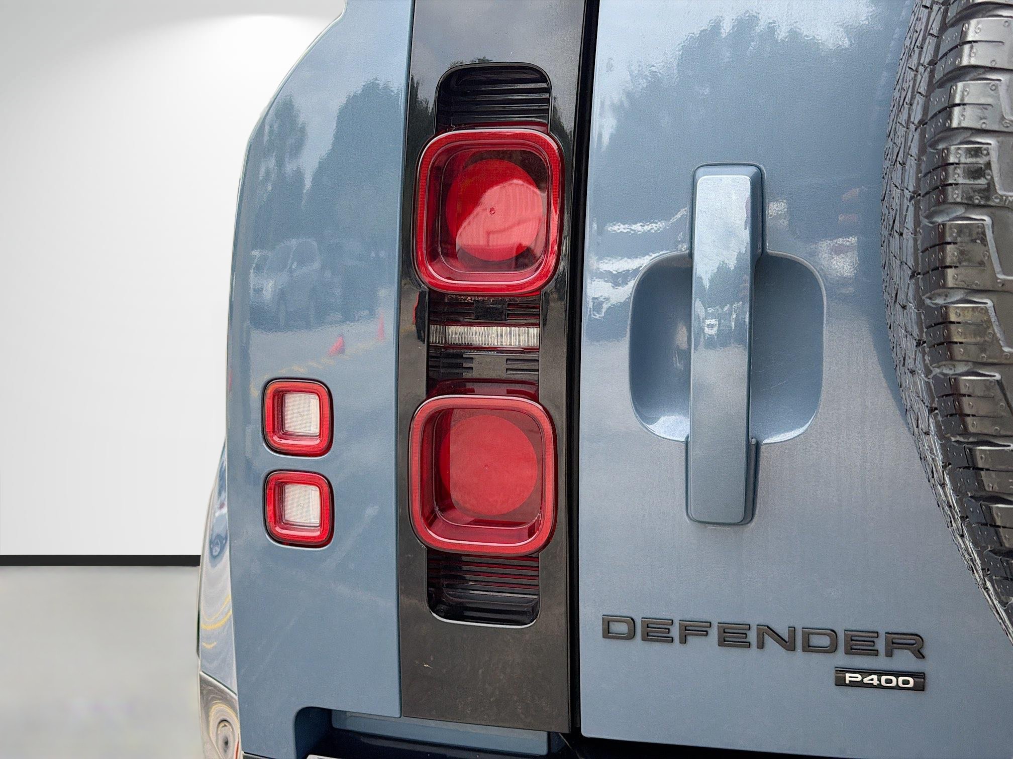 Used 2022 Land Rover Defender 110 X-Dynamic SE AWD/4WD image 10