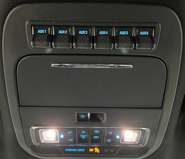 Used 2025 Ford F450 Platinum w/ FX4 Off-Road Package AWD/4WD image 41