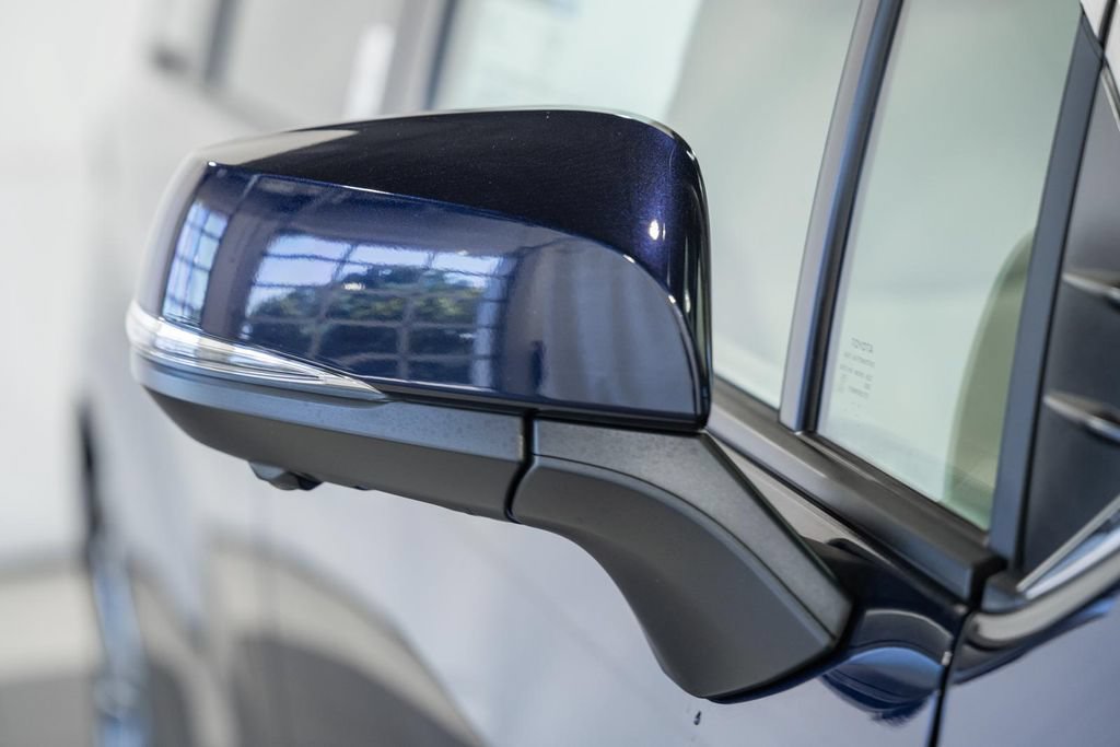 New 2026 Toyota Sienna Platinum AWD/4WD image 14