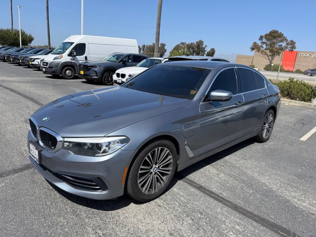 Used 2019 BMW 530e xDrive AWD/4WD image 1