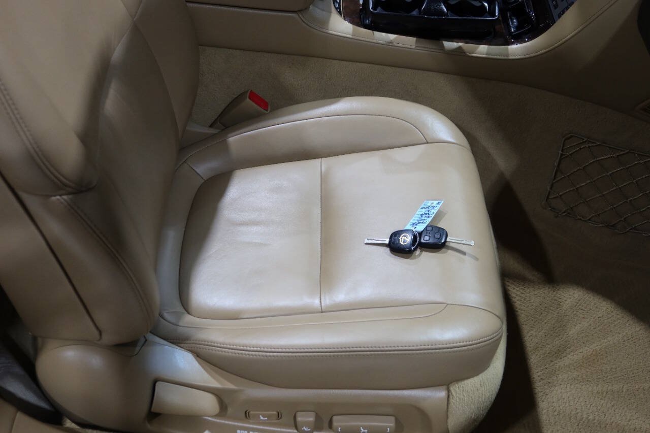 Used 2006 Lexus SC 430 Convertible w/ Preferred Accessory Pkg RWD image 25