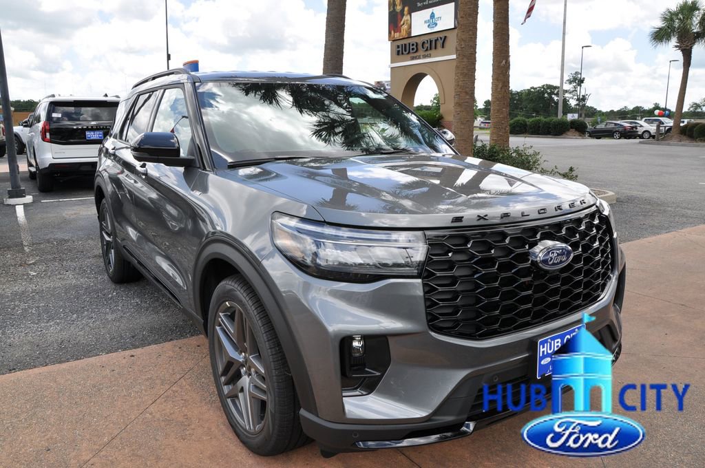 New 2026 Ford Explorer ST-Line RWD image 7