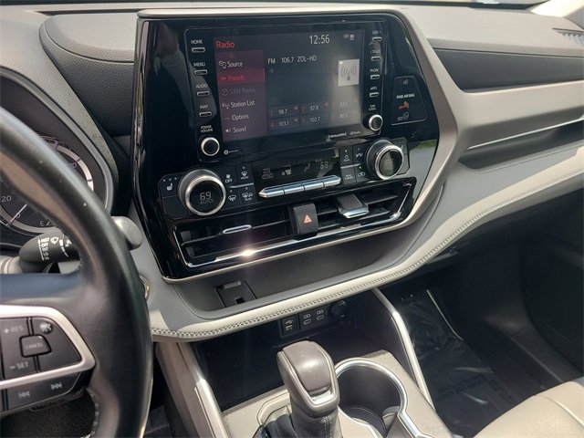 Used 2022 Toyota Highlander XLE image 31