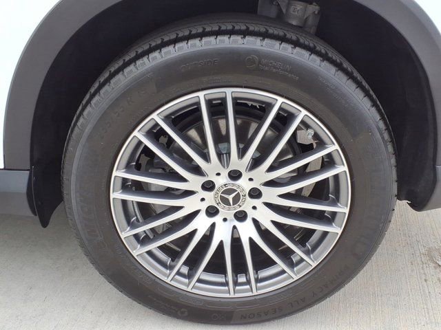 Used 2025 Mercedes-Benz GLC 300 image 24