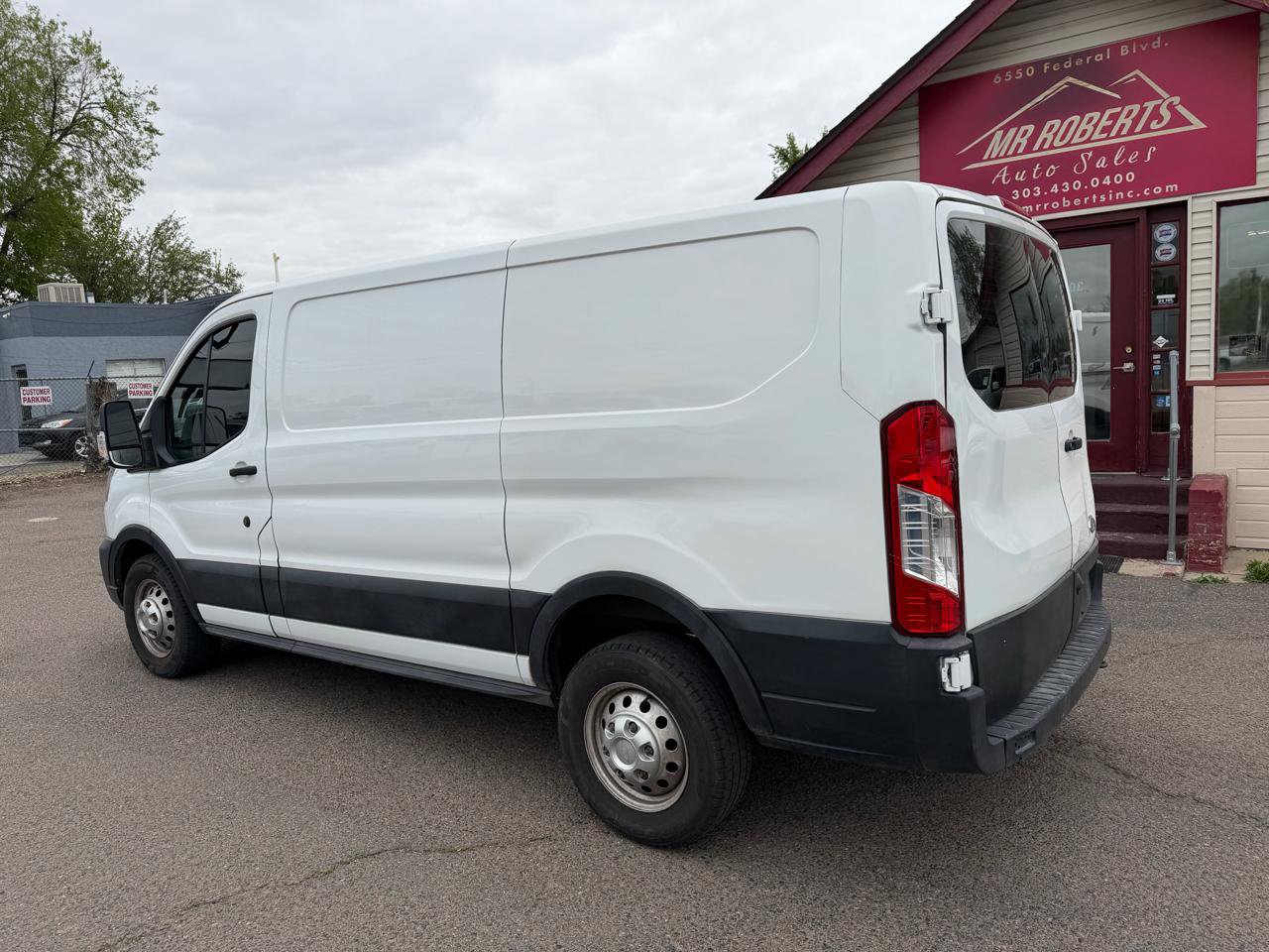 Used 2021 Ford Transit 150 Low Roof AWD image 3