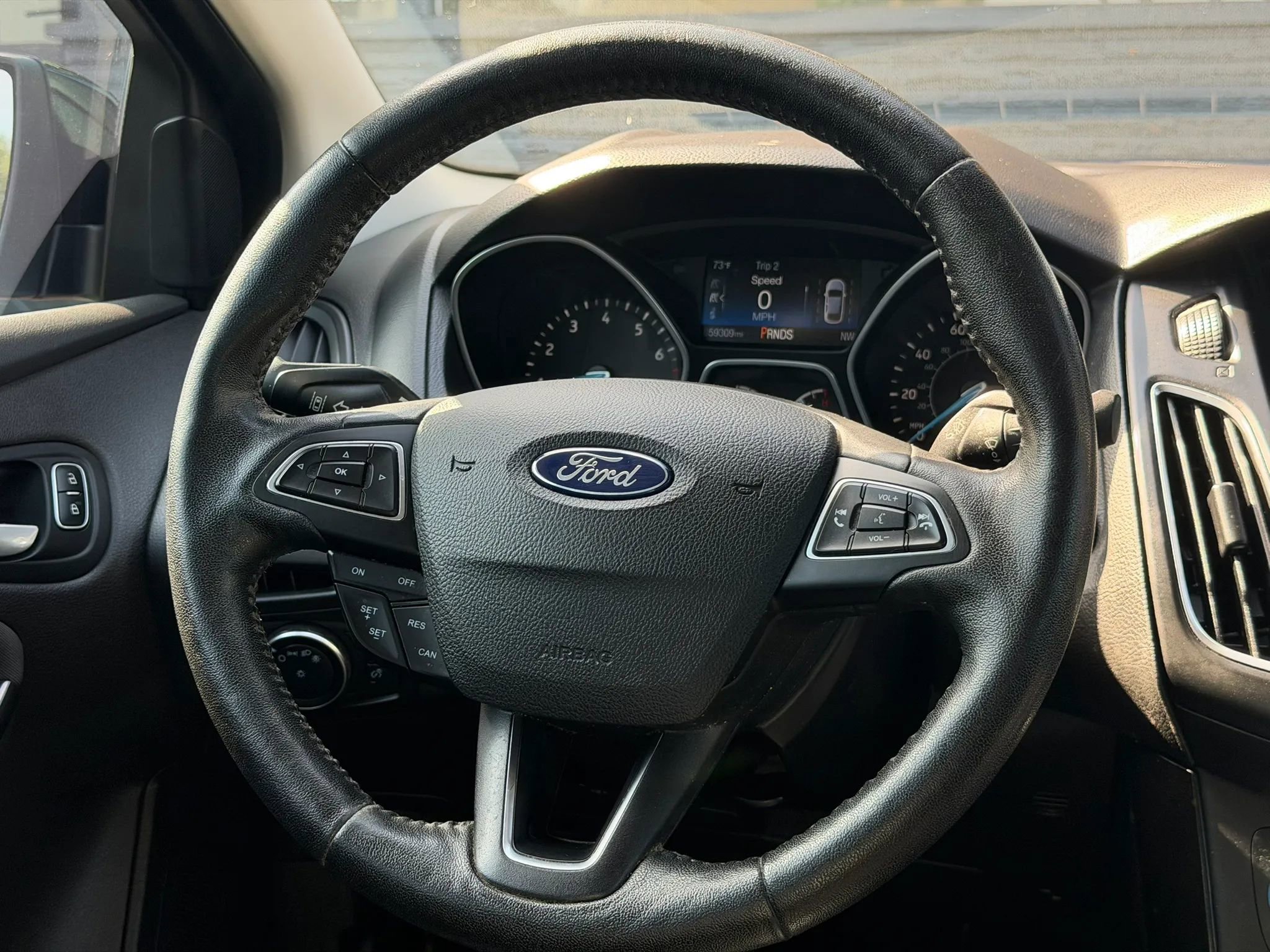 Used 2017 Ford Focus Titanium w/ Titanium Technology Package FWD image 29