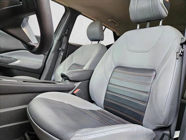 Used 2023 Nissan Kicks SR w/ SR Premium Package image 7