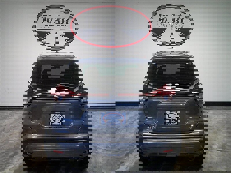 Used 2023 Nissan Kicks SV image 10