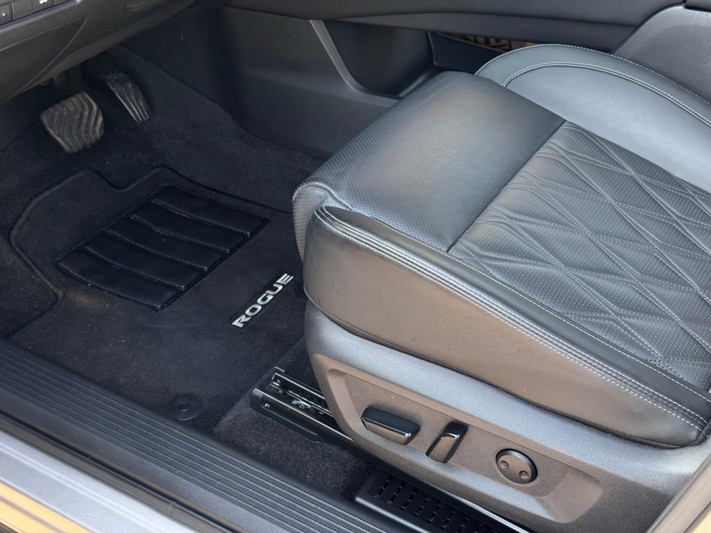 Certified 2023 Nissan Rogue Platinum w/ Platinum Premium Package image 14