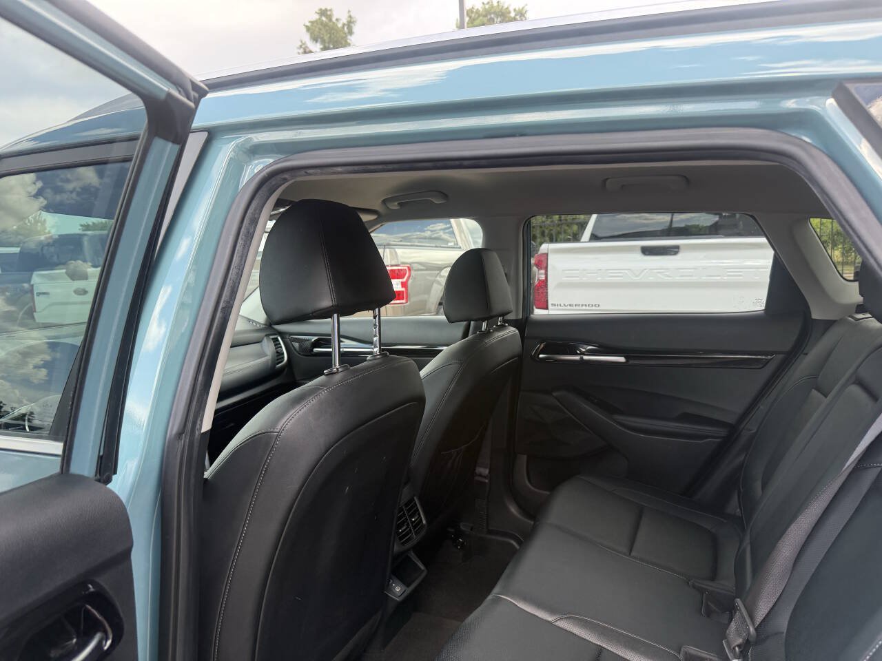 Used 2024 Kia Seltos EX FWD image 12
