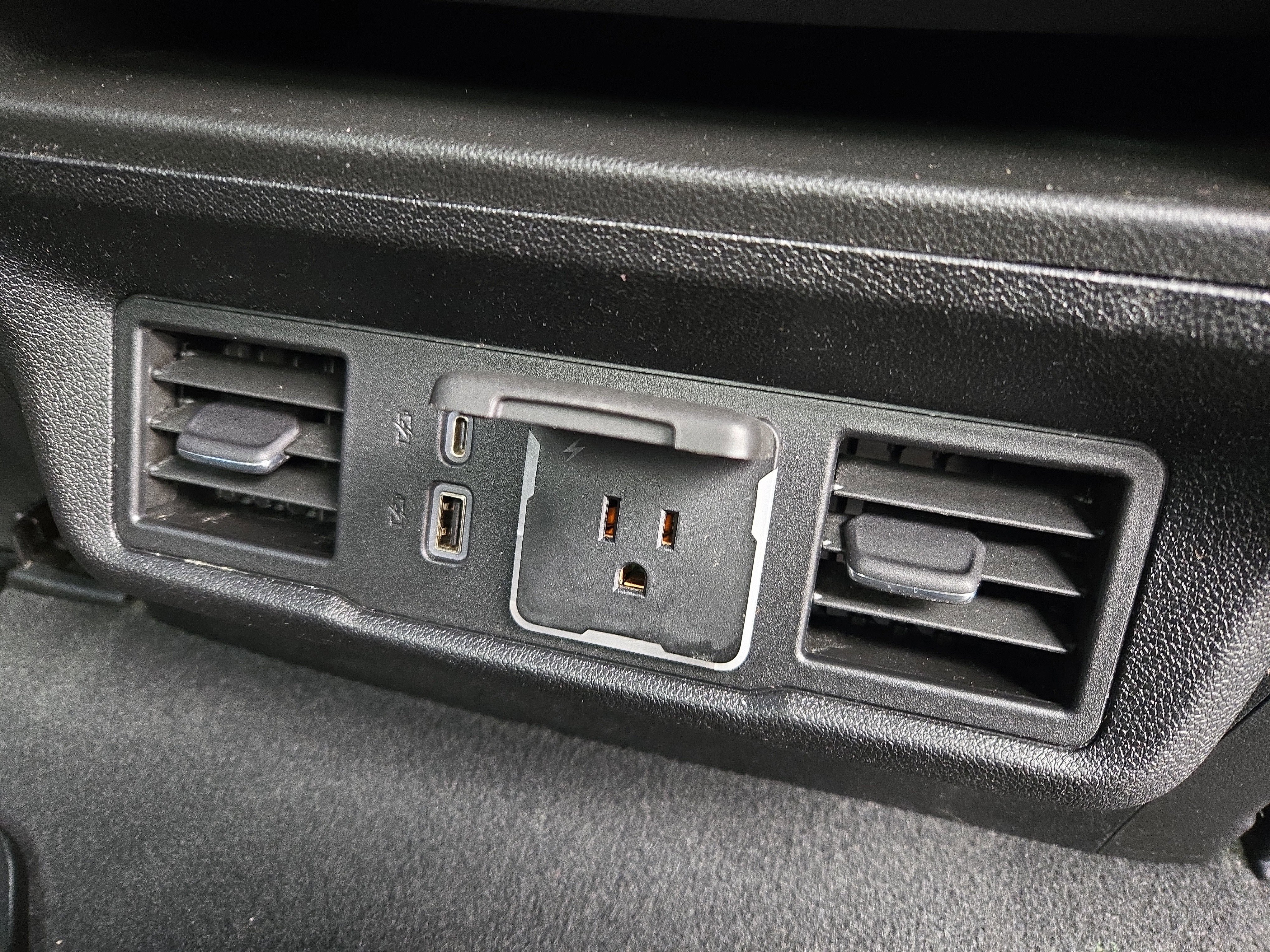 Certified 2023 Chevrolet Silverado 1500 LT AWD/4WD image 23