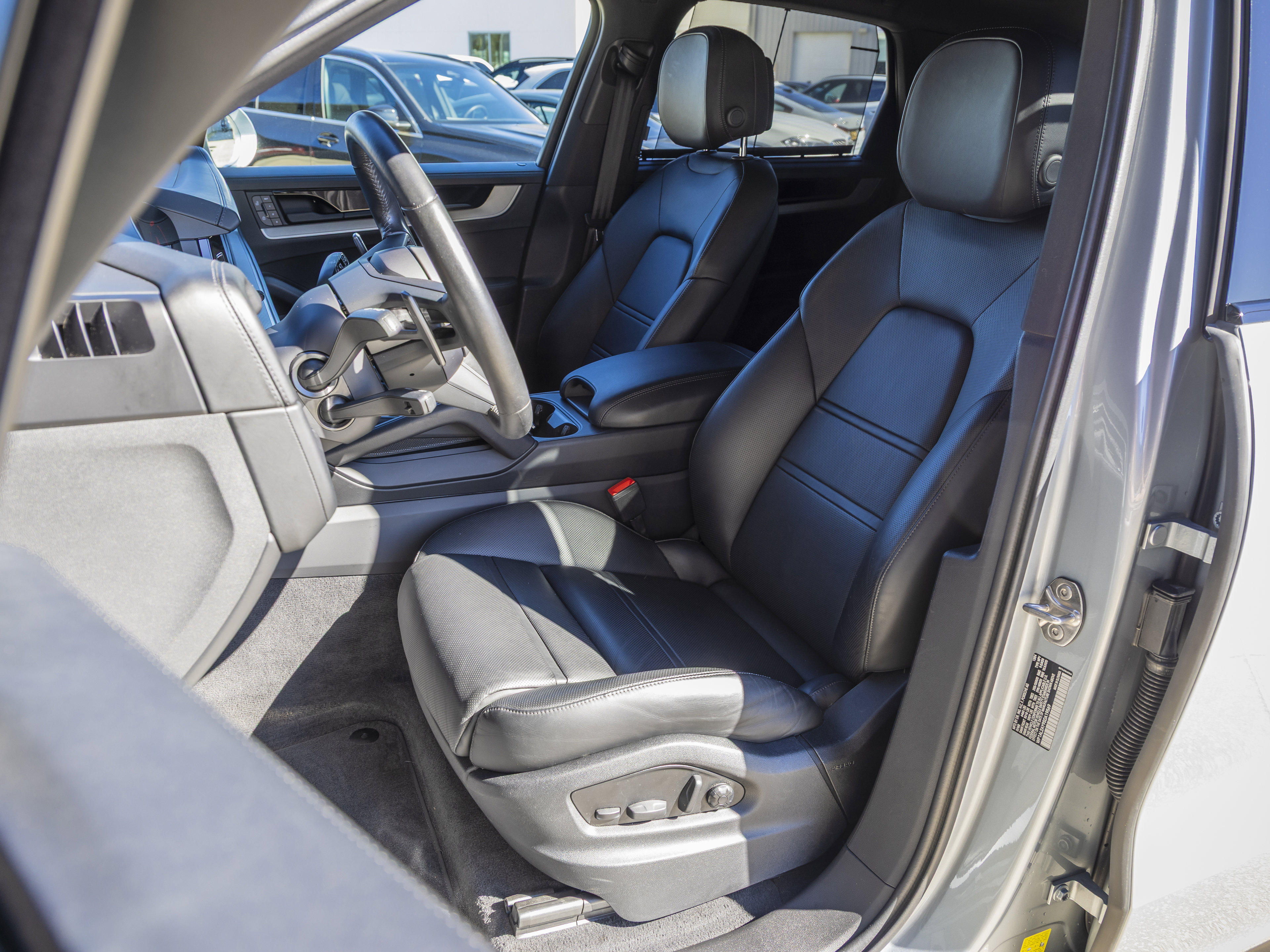 Certified 2025 Porsche Cayenne S image 24