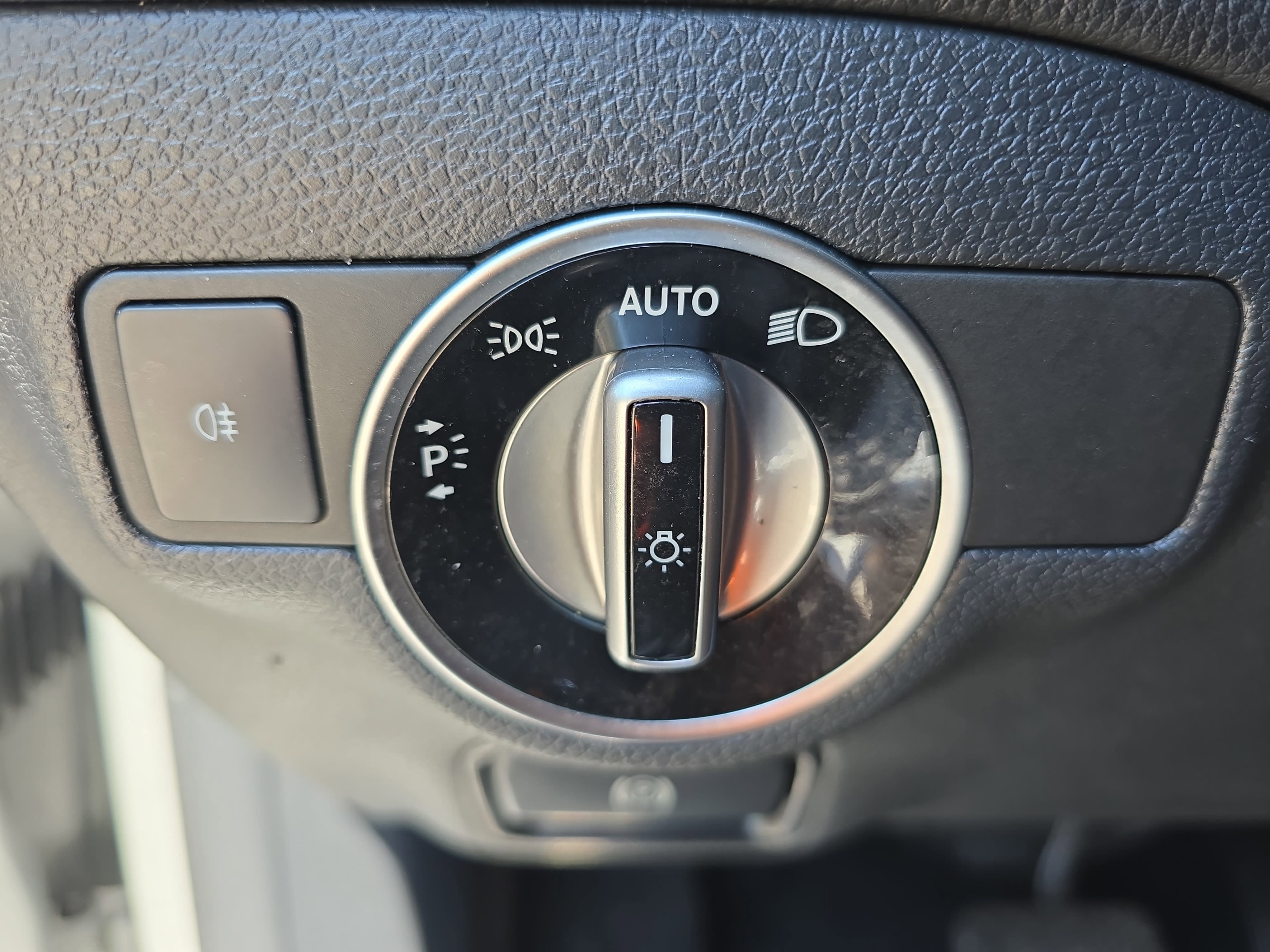 Used 2018 Mercedes-Benz GLA 250 image 28