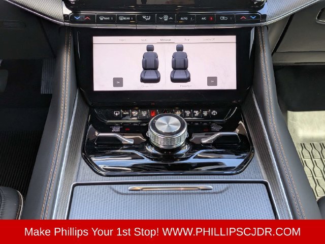 Certified 2026 Jeep Grand Wagoneer Summit AWD/4WD image 17