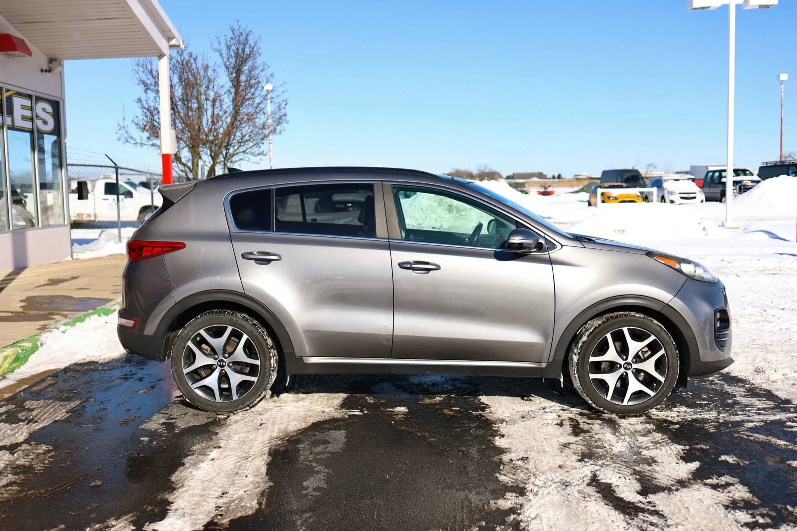 Used 2018 Kia Sportage SX image 4