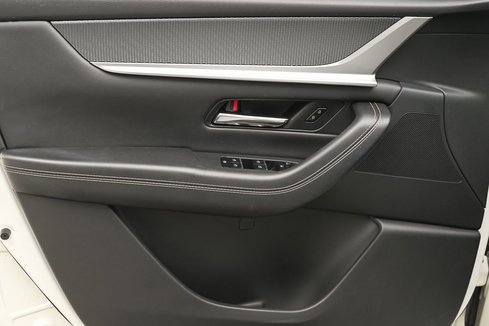 Used 2024 MAZDA CX-90 Plug-In Hybrid w/ Premium Plus image 5