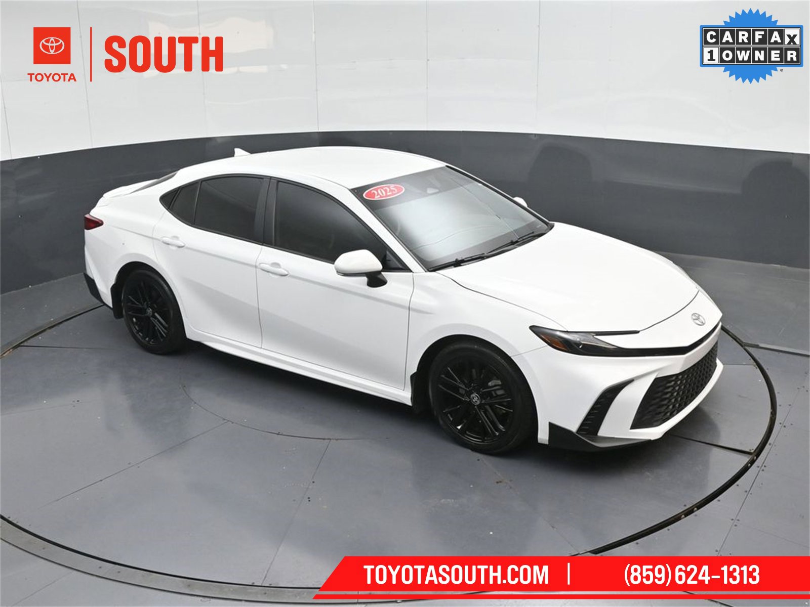 Used 2025 Toyota Camry SE w/ Convenience Package image 42