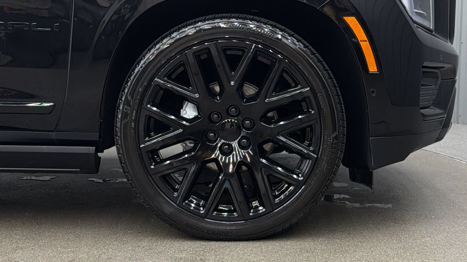 Used 2026 GMC Yukon Denali Ultimate AWD/4WD image 9