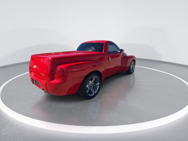 Used 2005 Chevrolet SSR w/ Preferred Equipment Group RWD image 3
