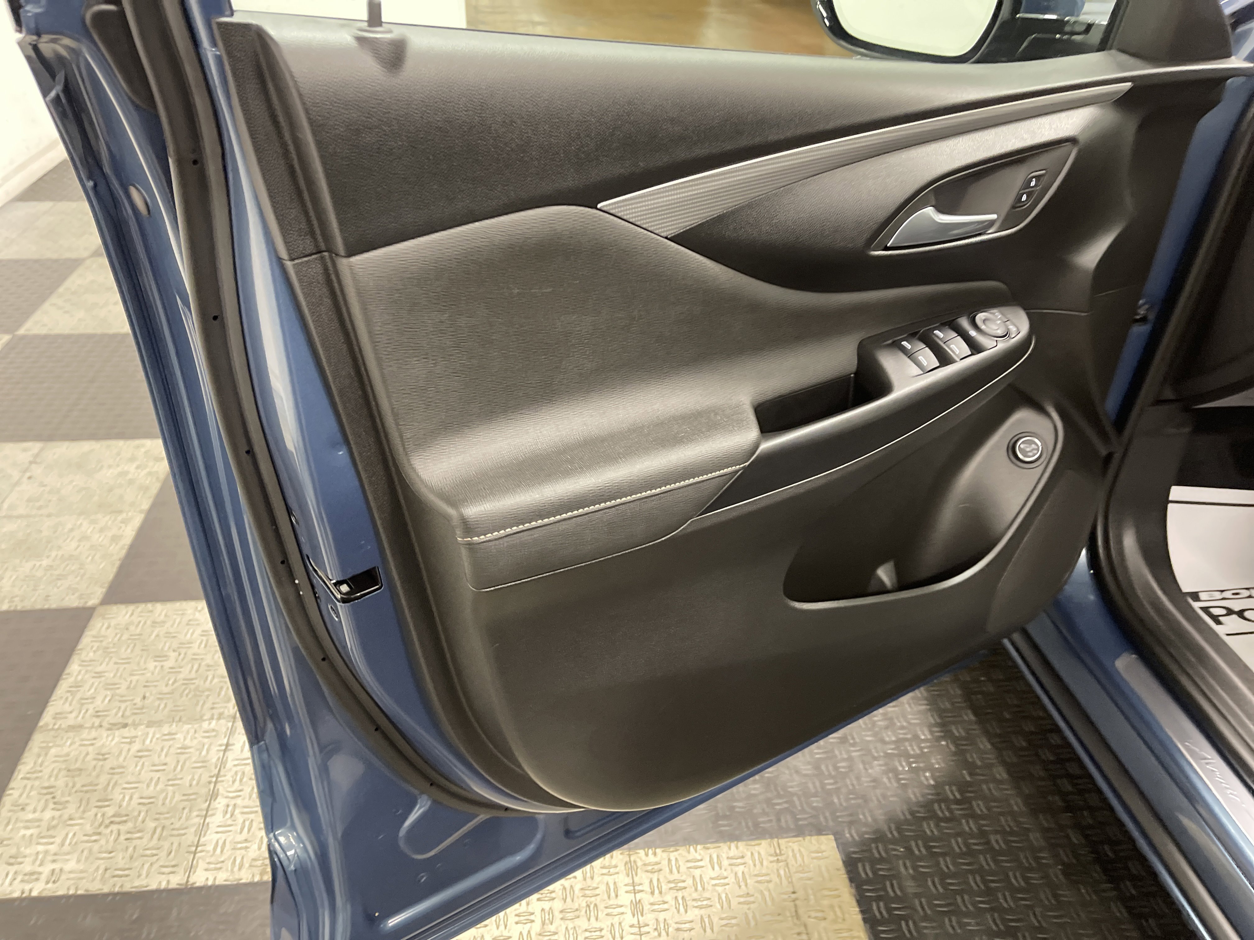 Used 2024 Buick Envista Avenir image 10