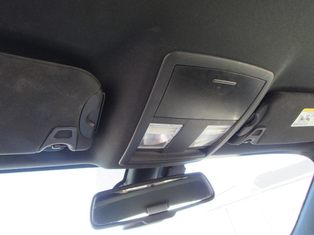 Used 2019 Dodge Challenger SXT image 18