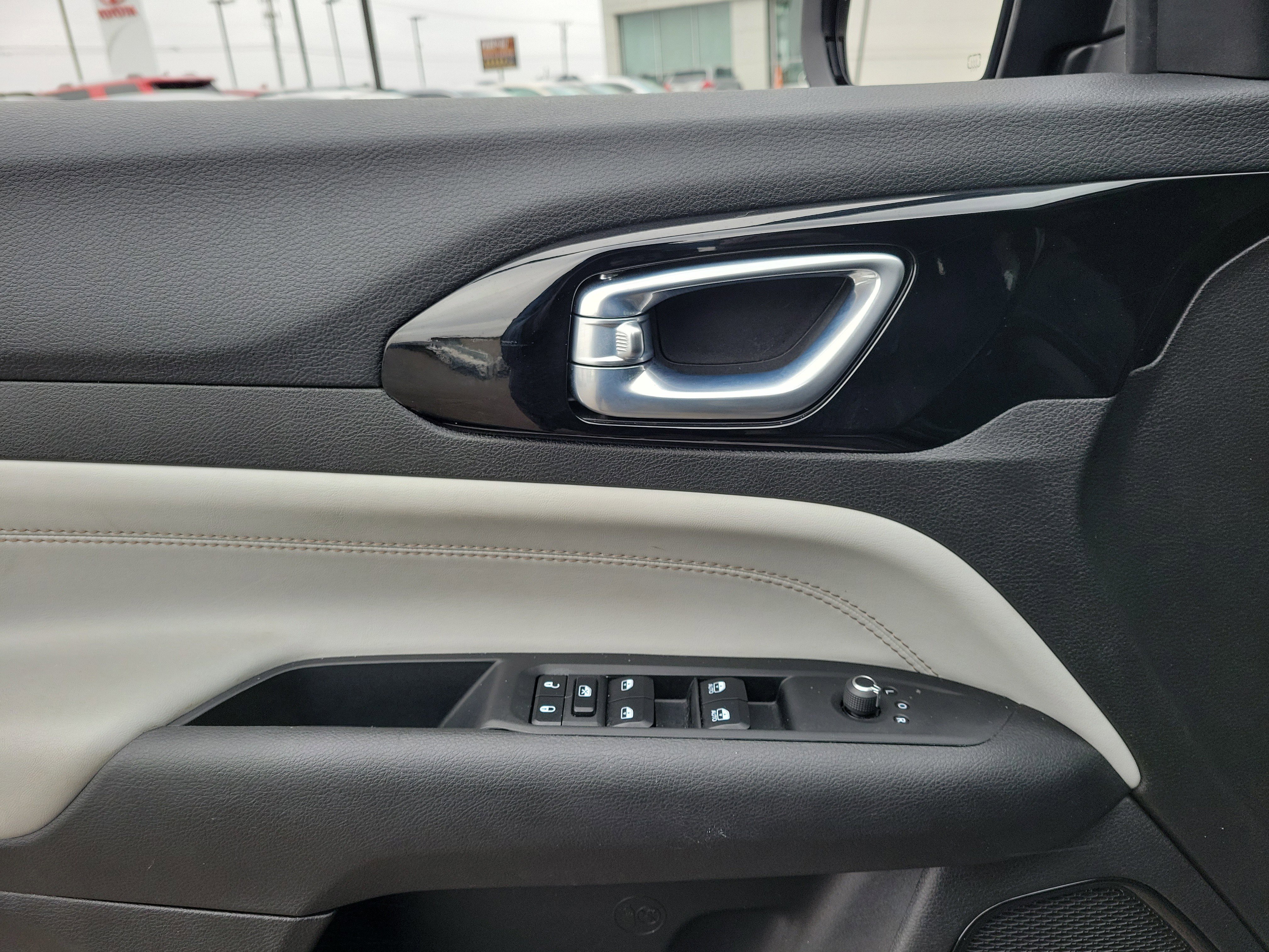 Used 2024 Jeep Compass Limited image 17