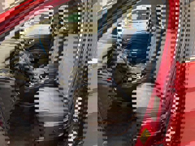 Used 2019 Ford Escape SE image 15